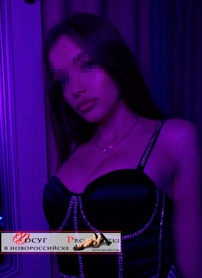     Deluxe